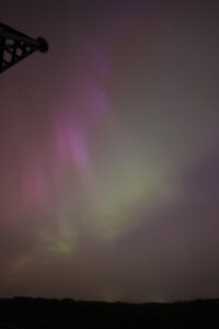 Aurora über Uelsen, Blick nach Nordwest, Aufnahme mit 25 Sekunden Belichtung.